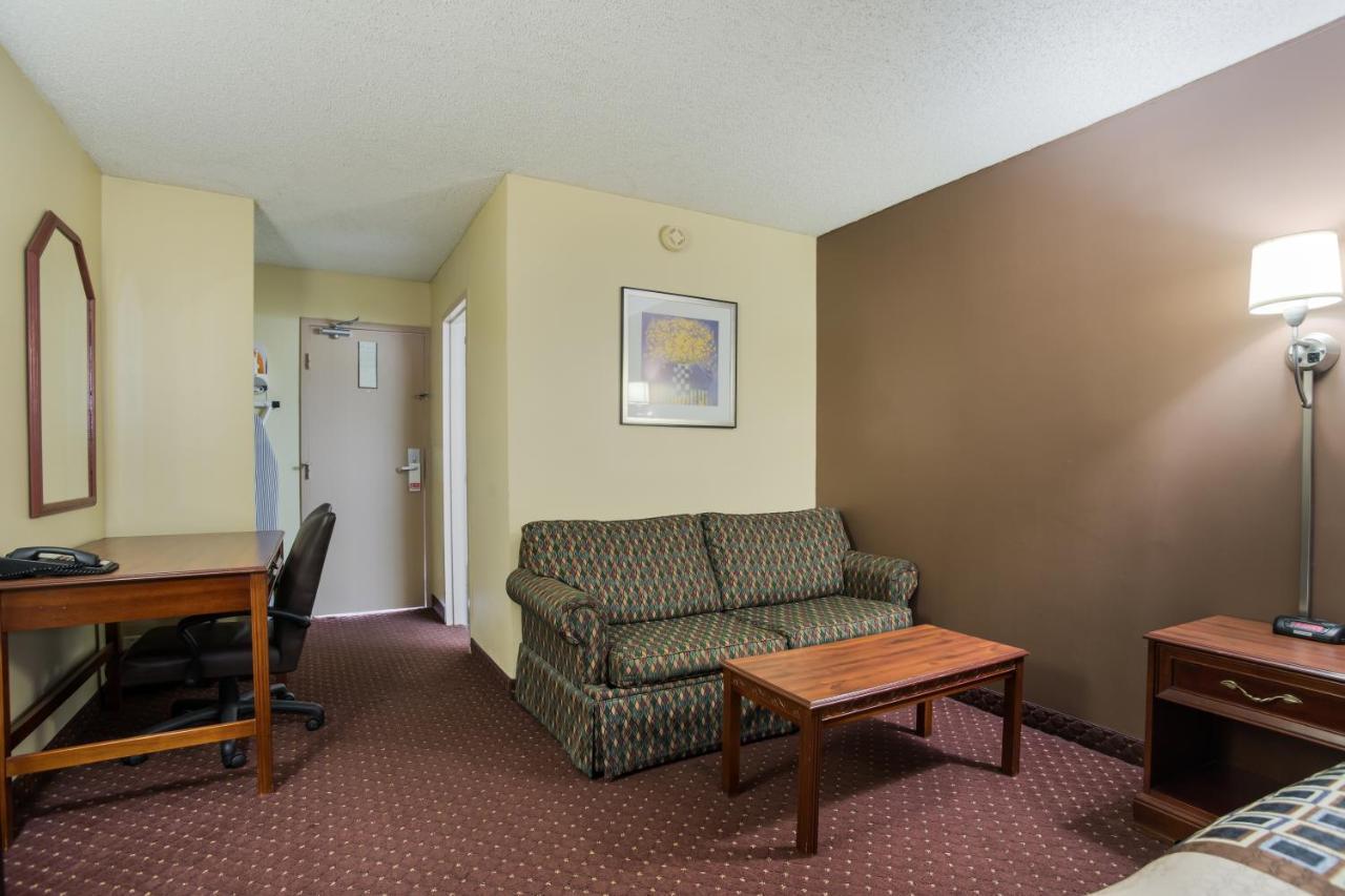 Americas Best Value Inn Tulsa I-44 Exterior photo