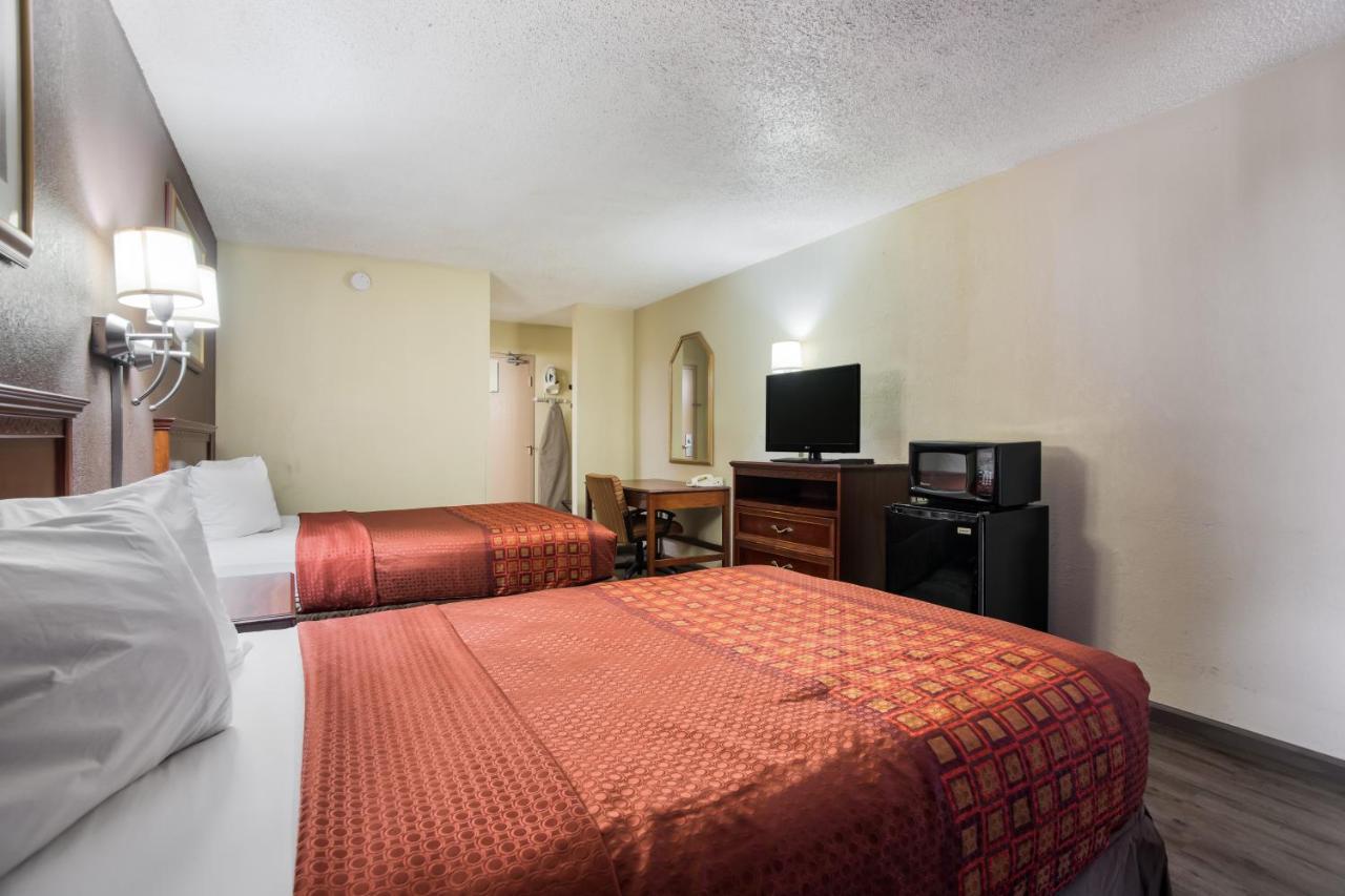 Americas Best Value Inn Tulsa I-44 Exterior photo