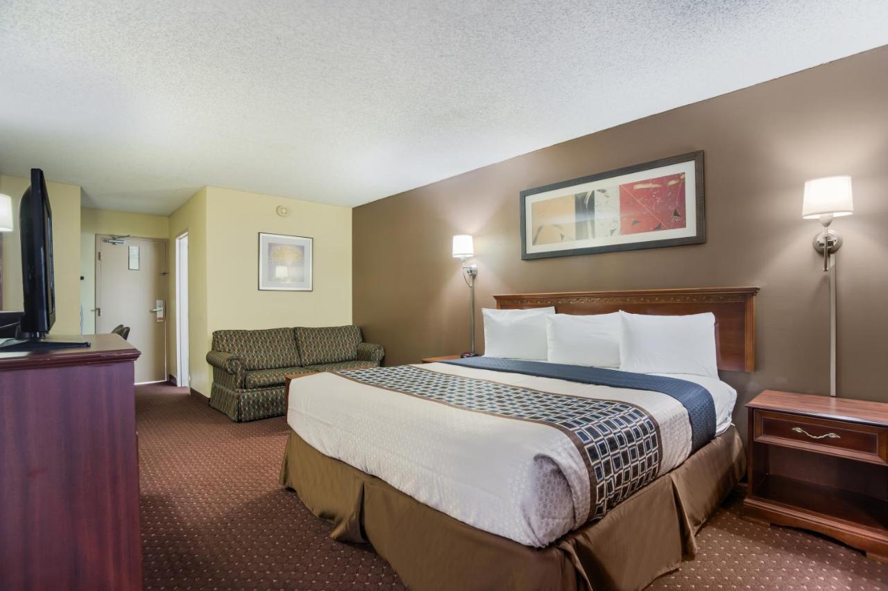 Americas Best Value Inn Tulsa I-44 Exterior photo