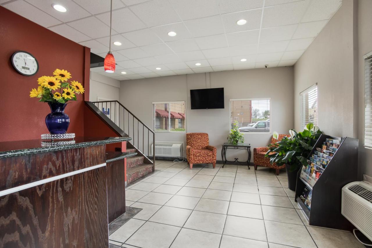 Americas Best Value Inn Tulsa I-44 Exterior photo